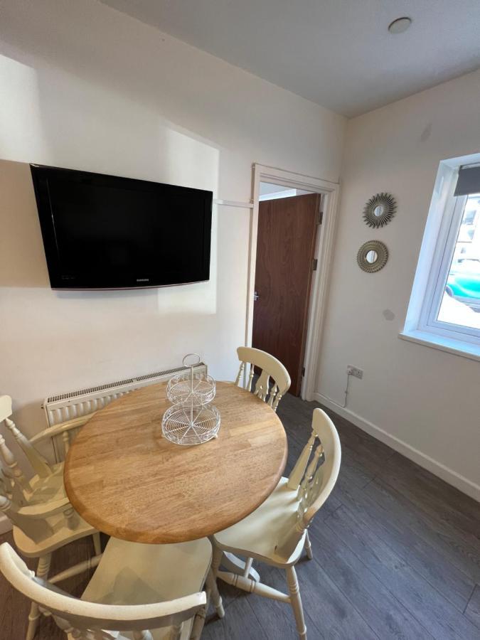 A Spacious Flat Cardiff Eksteriør bilde